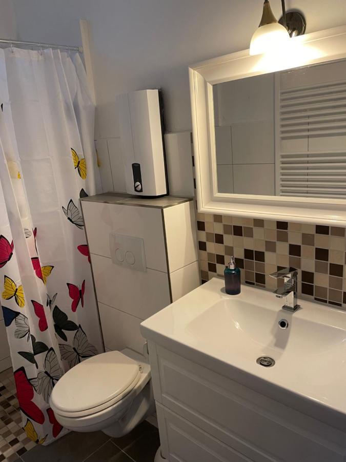 Buedchen Am Rathaus-Parkplatz-Bett Und Schlafcouch-Eg-Netflix- Apartment โอเบอร์เฮาเซิน ภายนอก รูปภาพ