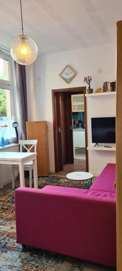 Buedchen Am Rathaus-Parkplatz-Bett Und Schlafcouch-Eg-Netflix- Apartment โอเบอร์เฮาเซิน ภายนอก รูปภาพ